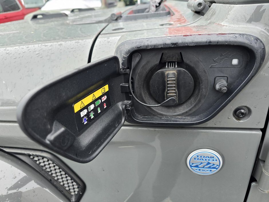 Jeep Wrangler 4xe Unlimited Sahara 2021-3