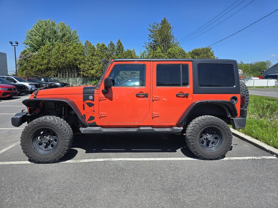 Jeep Wrangler Unlimited Sport 2 TOITS 2015-3