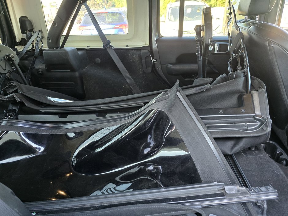 Jeep Wrangler Unlimited Sahara V6 CUIR MAGS 2 TOITS 2018-6