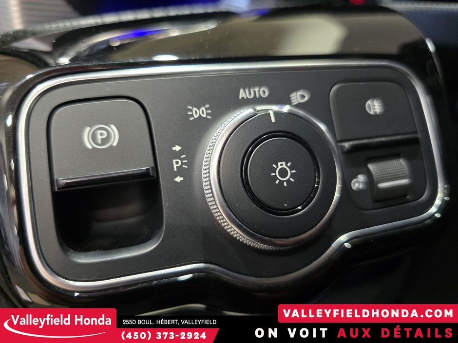 2021 Mercedes-Benz A-Class A 250 4MATIC TOIT PANO-29