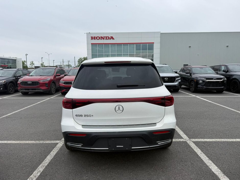 Mercedes-Benz EQB 250+ IMPECCABLE 2025-6