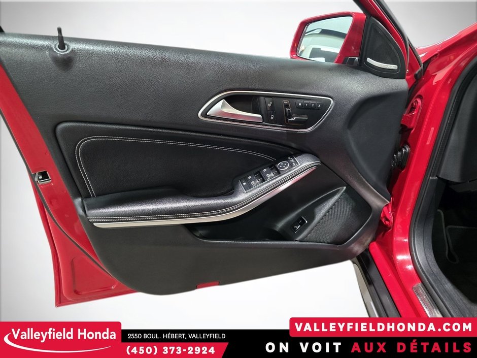 2017 Mercedes-Benz GLA 250 IMPECCABLE !-16