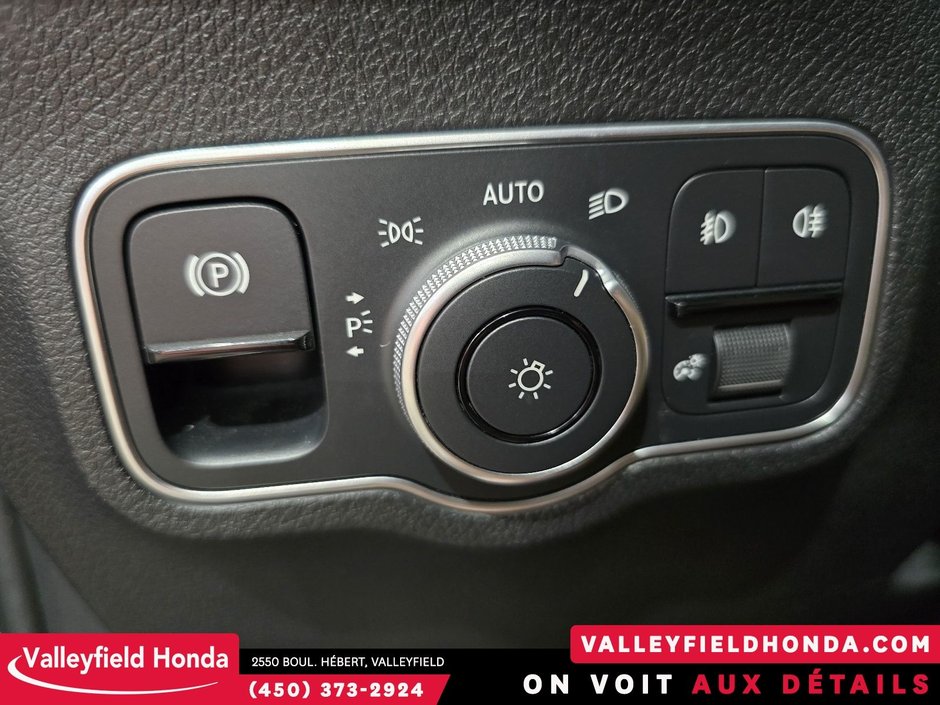 2023 Mercedes-Benz GLB 250 - Exclusive trim package-33