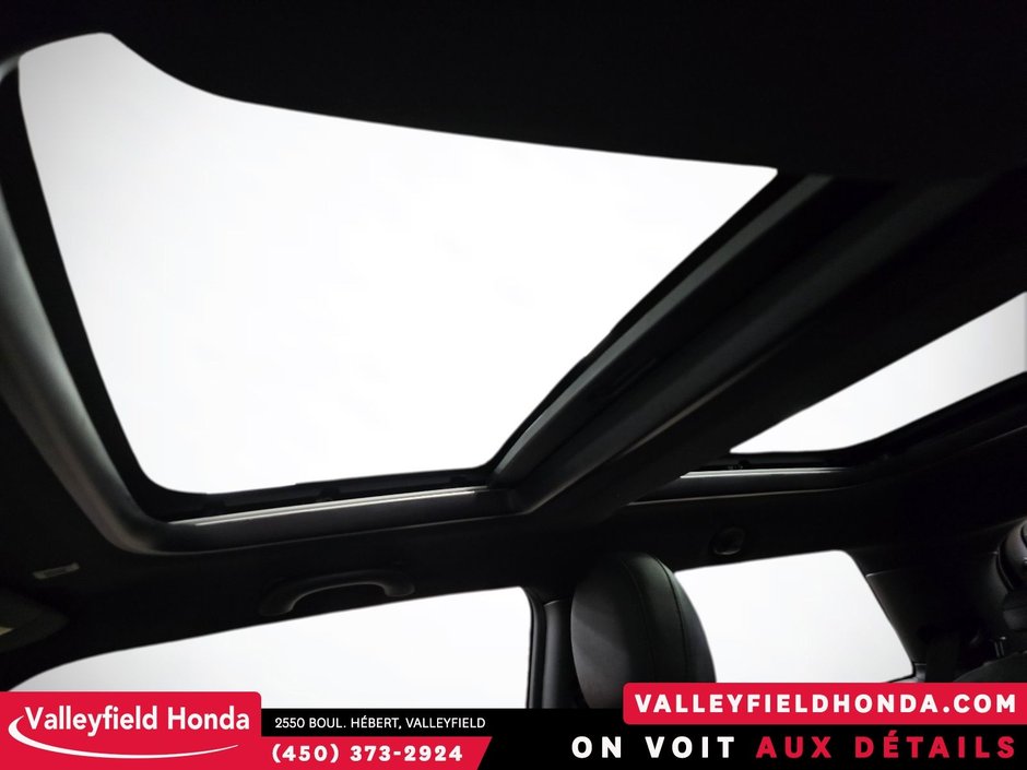 MINI 3 Door Cooper SE IMPECCABLE! 2023-28