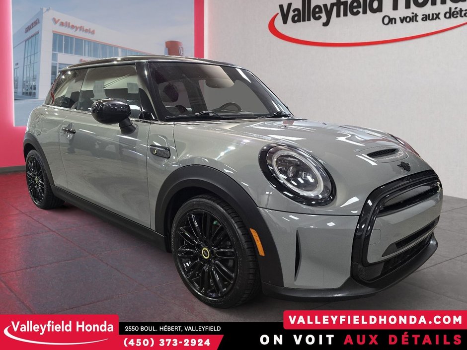 MINI 3 Door Cooper SE IMPECCABLE! 2023-2