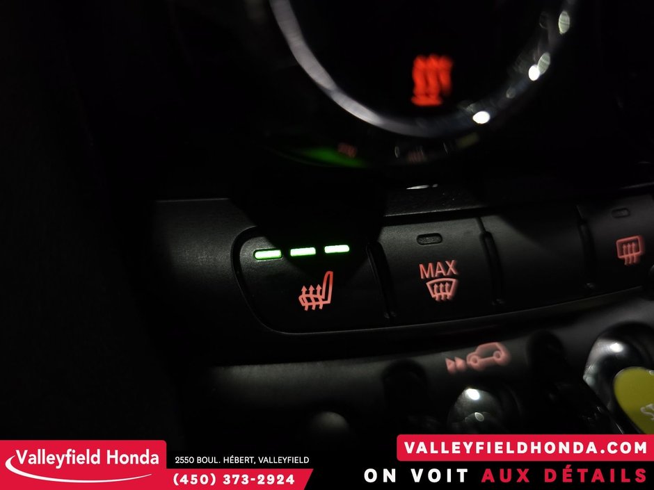 MINI 3 Door Cooper SE IMPECCABLE! 2023-24