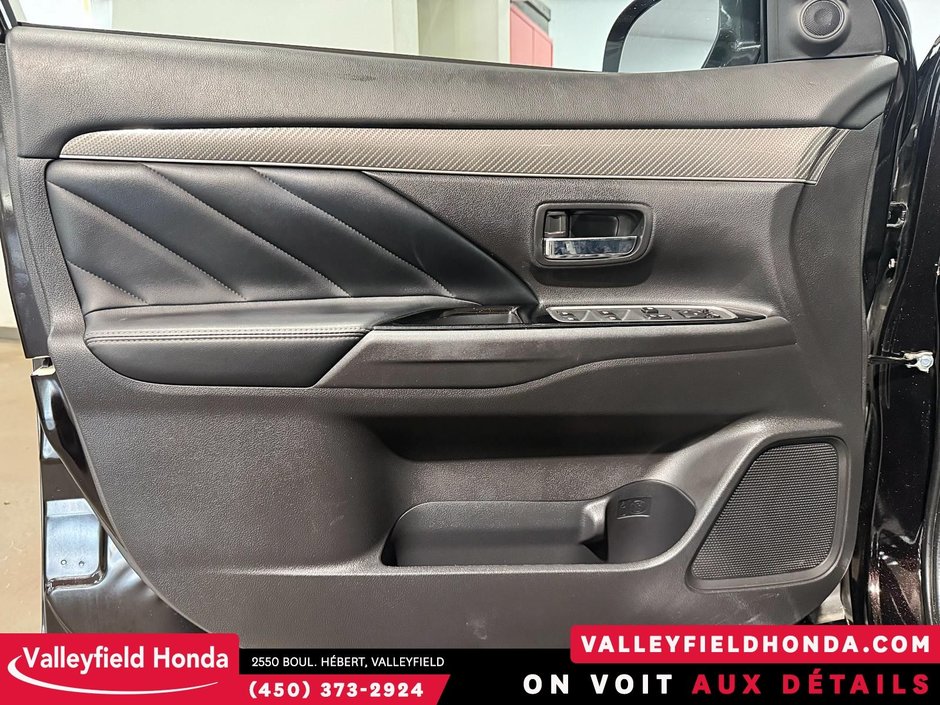 Mitsubishi OUTLANDER PHEV 35 KM FULL ELECTRIQUE TOIT OUVRANT VOLANT CHAUFFAN 2020-15