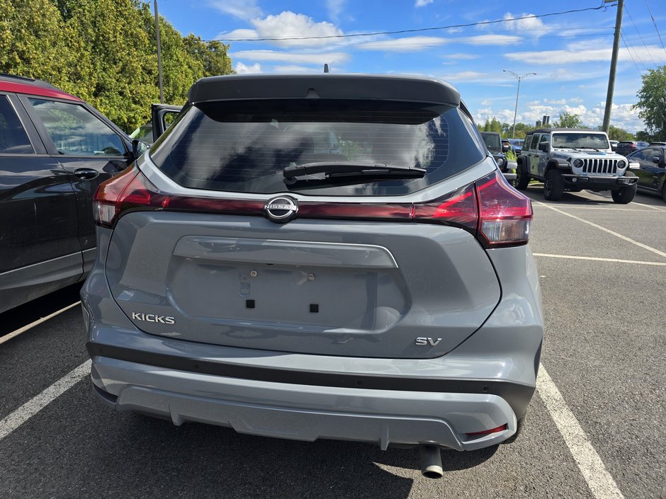 Nissan Kicks SV 2022-1