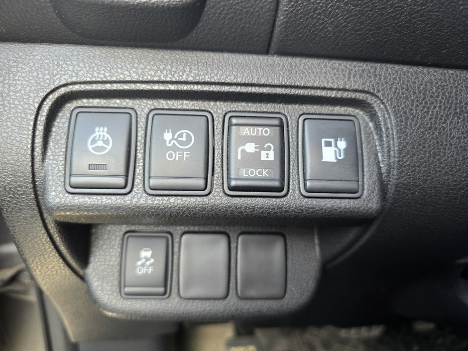 Nissan Leaf SL 160KM AUTONOMIE BOSE AUDIO CUIR VOLANT CHAUFFAN 2016-14