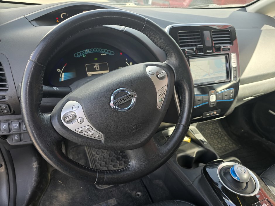 Nissan Leaf SL 160KM AUTONOMIE BOSE AUDIO CUIR VOLANT CHAUFFAN 2016-10