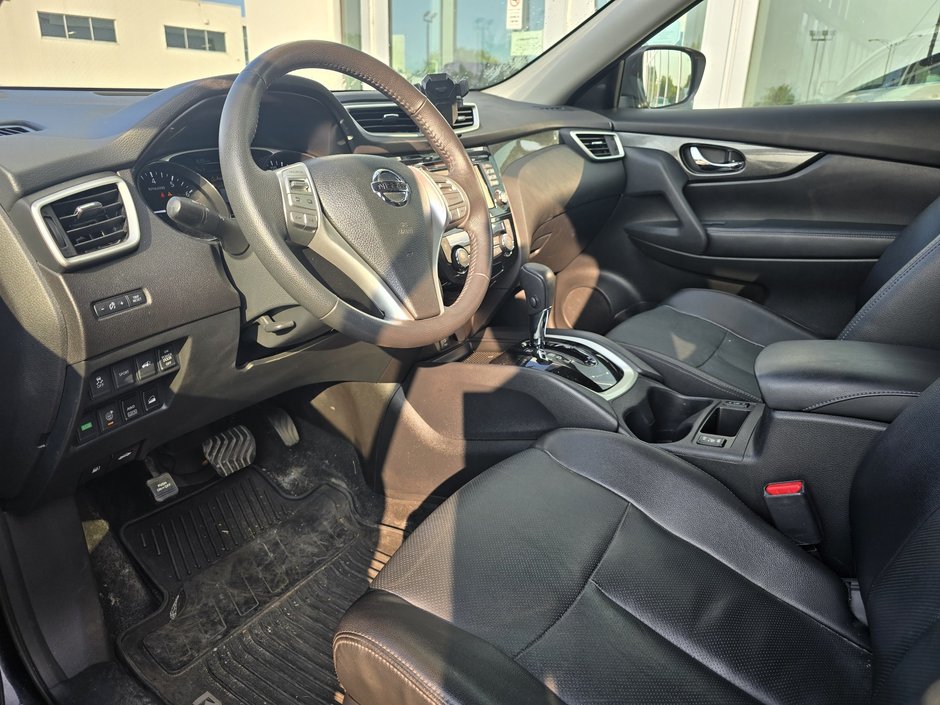 2016 Nissan Rogue SL AWD TOIT PANO SIÈGES CHAUFFANTS MAGS-12