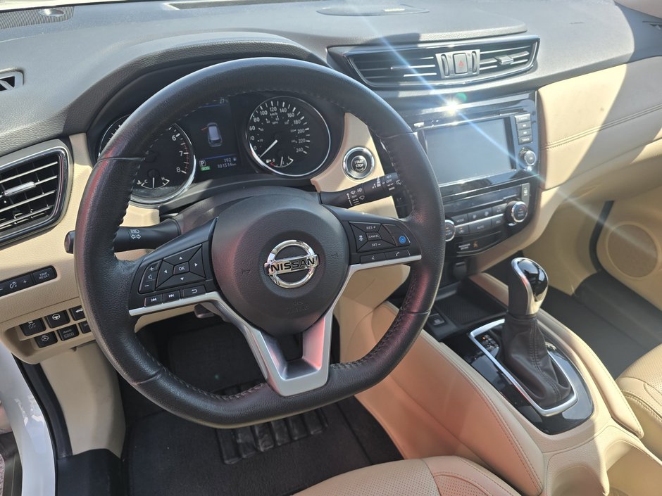 2020 Nissan Rogue SV PLATINUM IMPECCABLE!-10