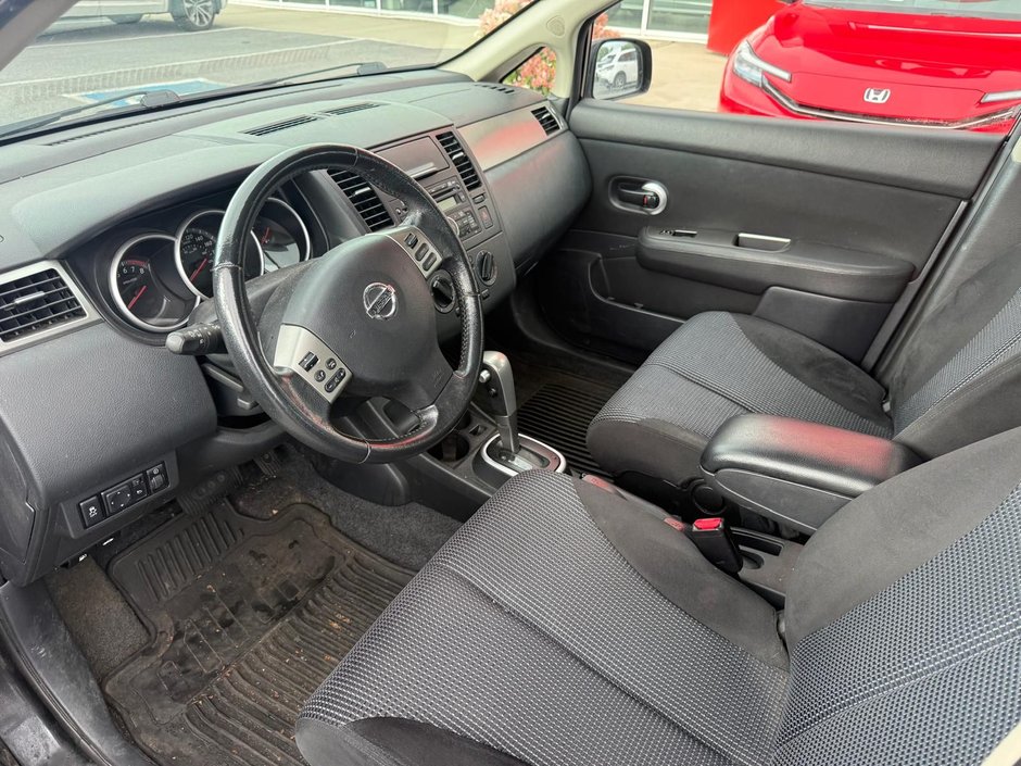 2012 Nissan Versa SL-8