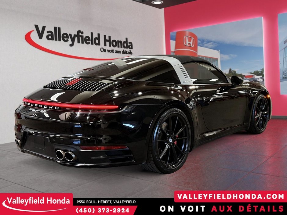 Porsche 911 TARGA 4S STICK SHIFT 2022-6
