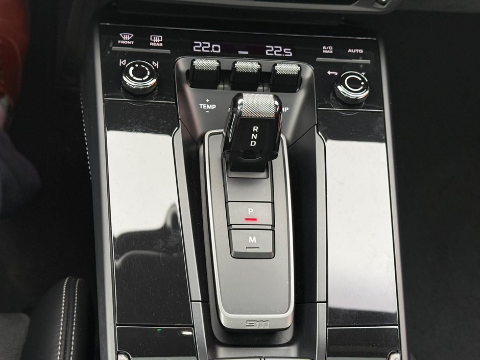 Porsche 911 GTS IMPECCABLE 2024-14