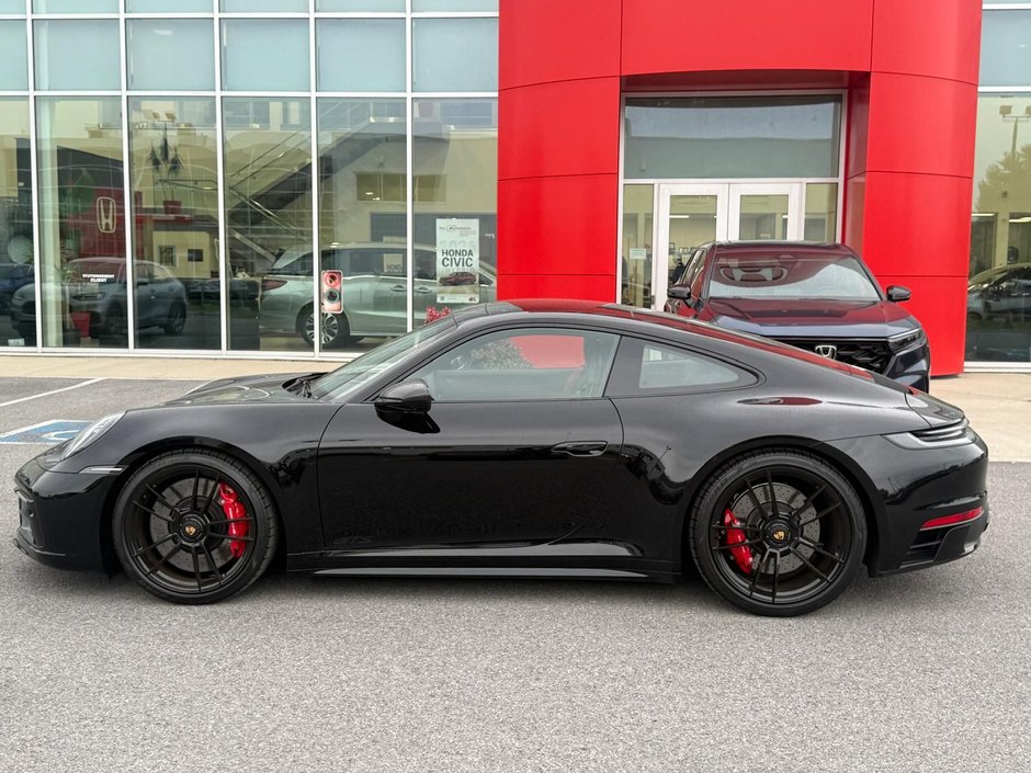 Porsche 911 GTS IMPECCABLE 2024-9