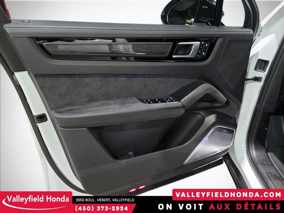 2022 Porsche Cayenne Turbo GT - 631HP-20