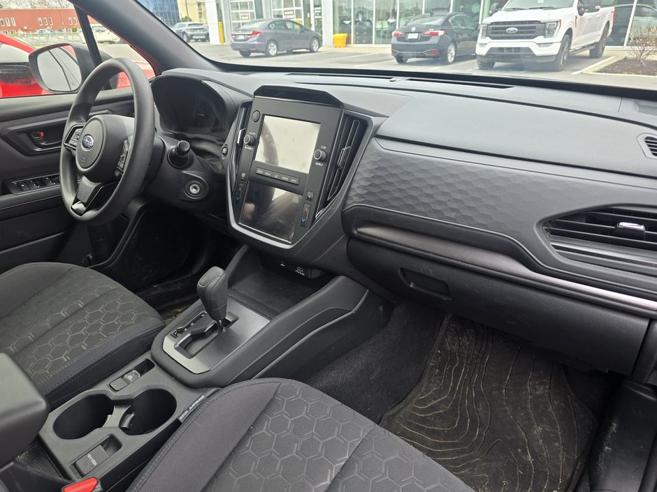 2025 Subaru Forester Convenience IMPECCABLE !-3