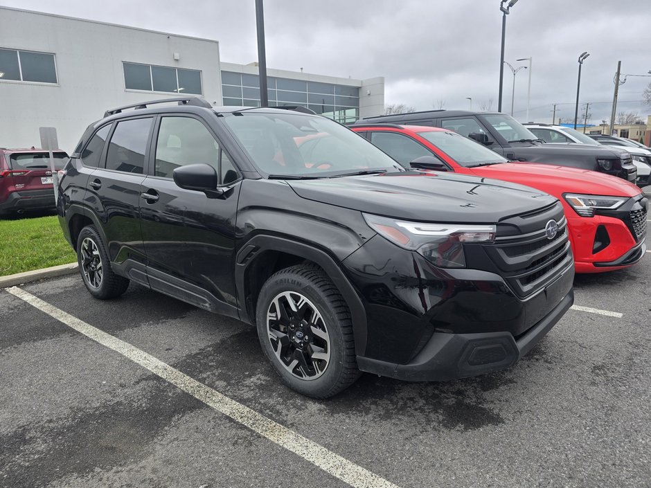 2025 Subaru Forester Convenience IMPECCABLE !-4