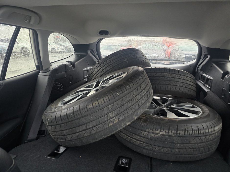 2023 Subaru Outback LIMITED IMPECCABLE!-3