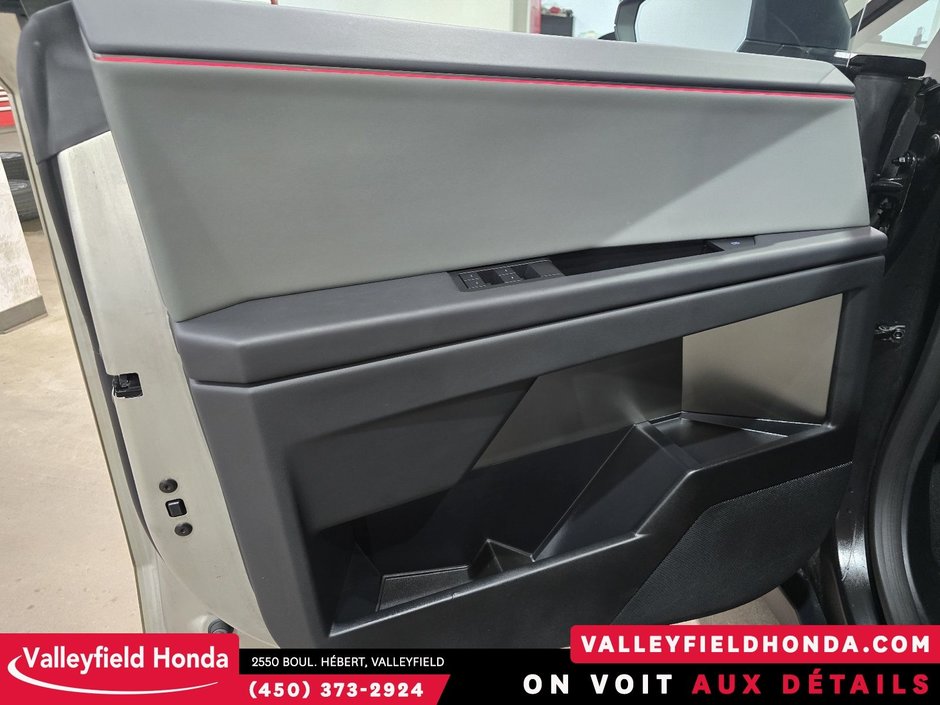 2025 Tesla Cybertruck AWD - IMPECCABLE NEUF-19