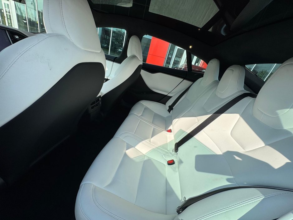 Tesla Model S LONG RANGE AWD 670HP 2021-9
