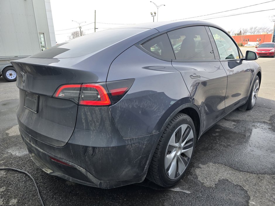 Tesla Model Y  2023-7