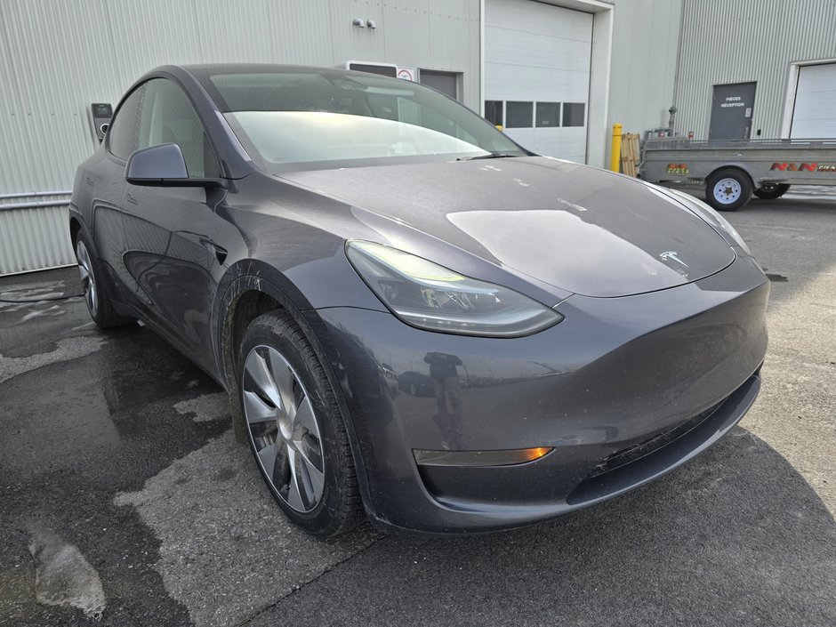 Tesla Model Y  2023-2