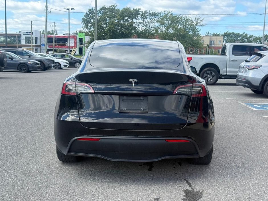 Tesla Model Y  2023-5