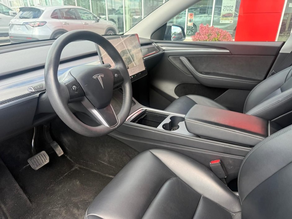 Tesla Model Y  2023-8