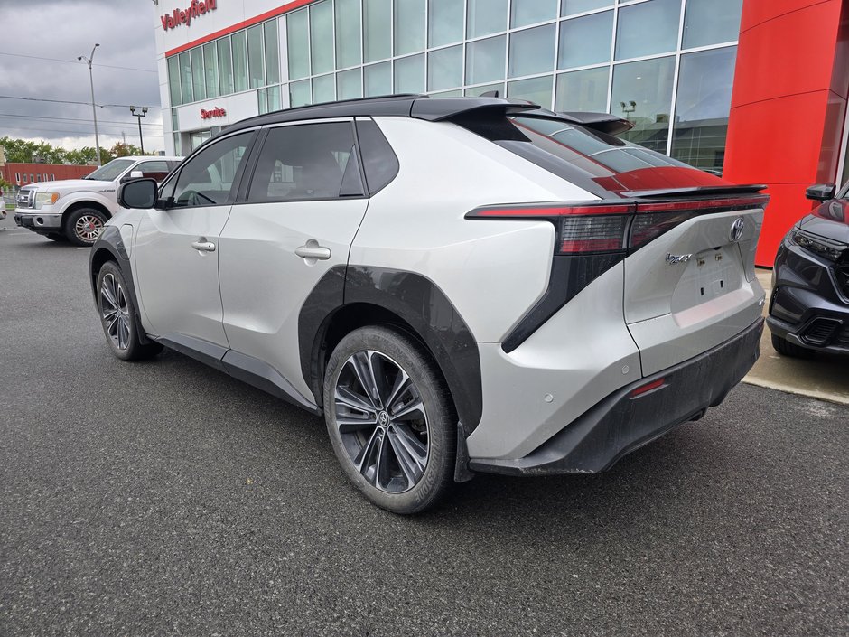 2023 Toyota bZ4X XLE AWD-9