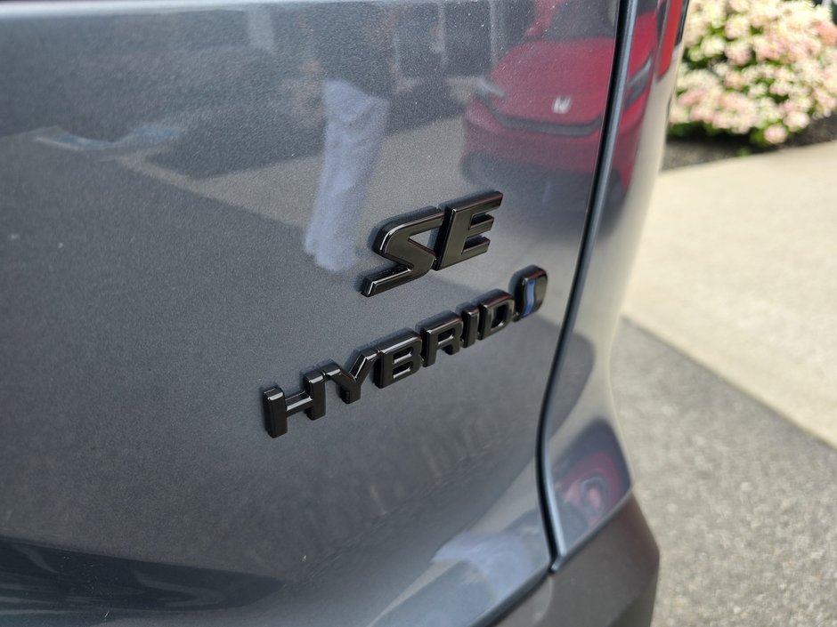 2024 Toyota Corolla Cross SE HYBRID-5