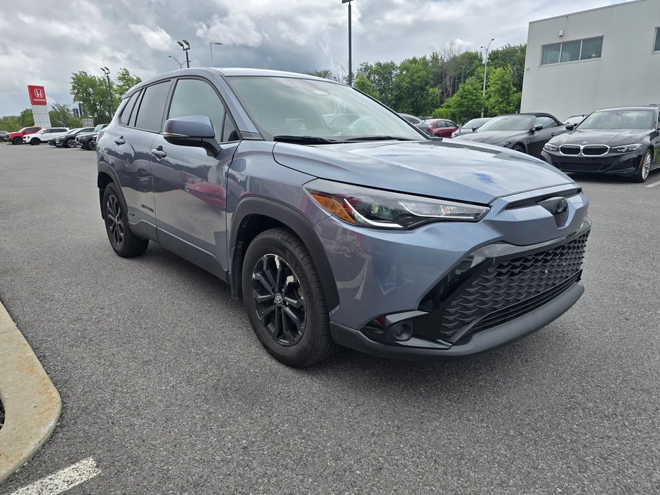 2024 Toyota Corolla Cross SE HYBRID-1