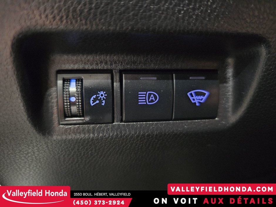 2019 Toyota RAV4 LE-28