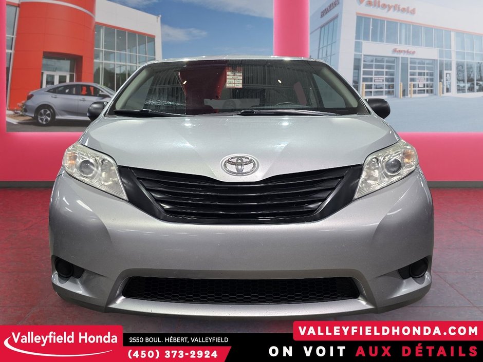 Toyota Sienna  2015-1