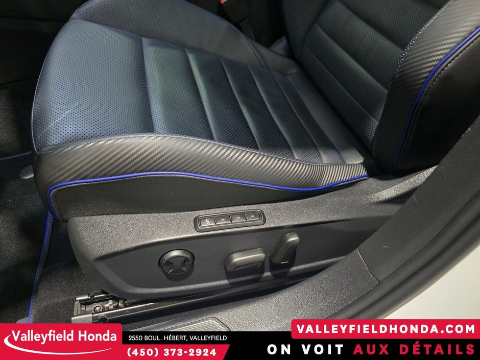 2023 Volkswagen Golf R-17