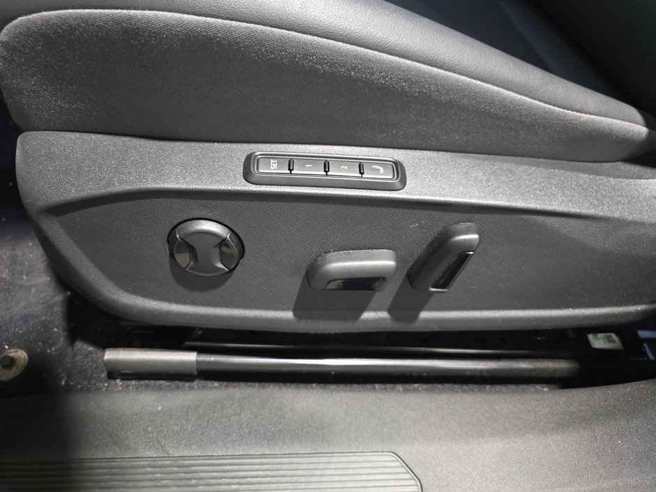 Volkswagen ID.4 Pro S AWD CUIR SIÈGES / VOLANT CHAUFFANTS CARPLAY 2023-5
