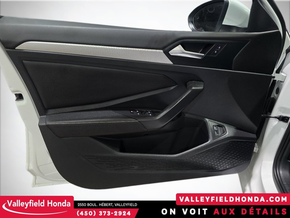 Volkswagen Jetta Trendline + BANC CHAUFFANT - CARPLAY 2024-14