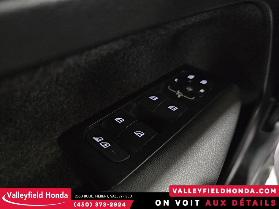 Volvo C40 Recharge Pure Electric Ultimate - CONDITION A1 2022-29