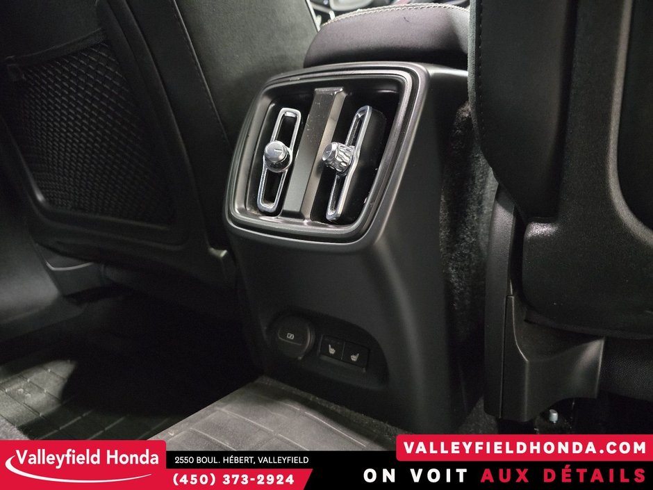 Volvo C40 Recharge Pure Electric Ultimate - CONDITION A1 2022-13