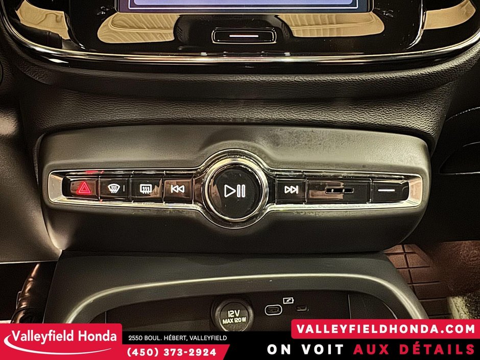 Volvo XC40 Recharge Pure Electric Ultimate 409KM AUTONOMIE TOIT PANORAMIQUE CARPLAY 2023-19