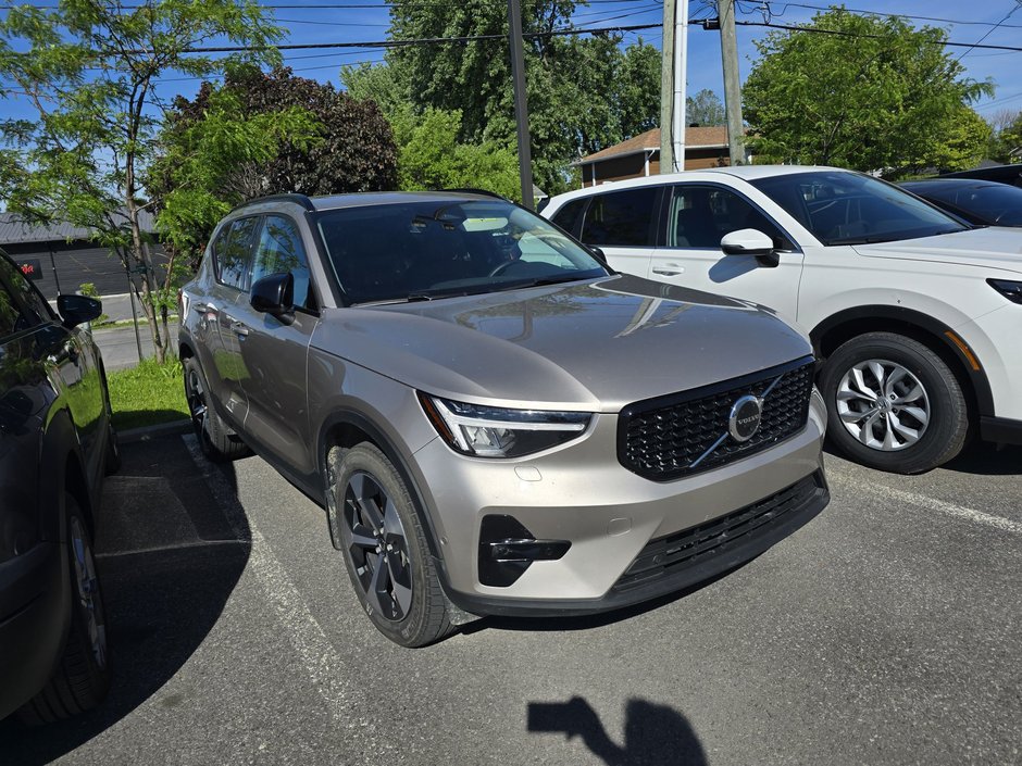 Volvo XC40 Ultimate Dark Theme 2023-4