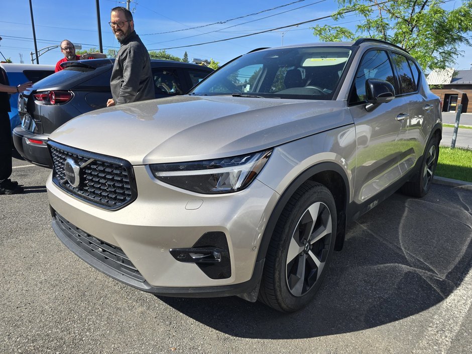 Volvo XC40 Ultimate Dark Theme 2023-0
