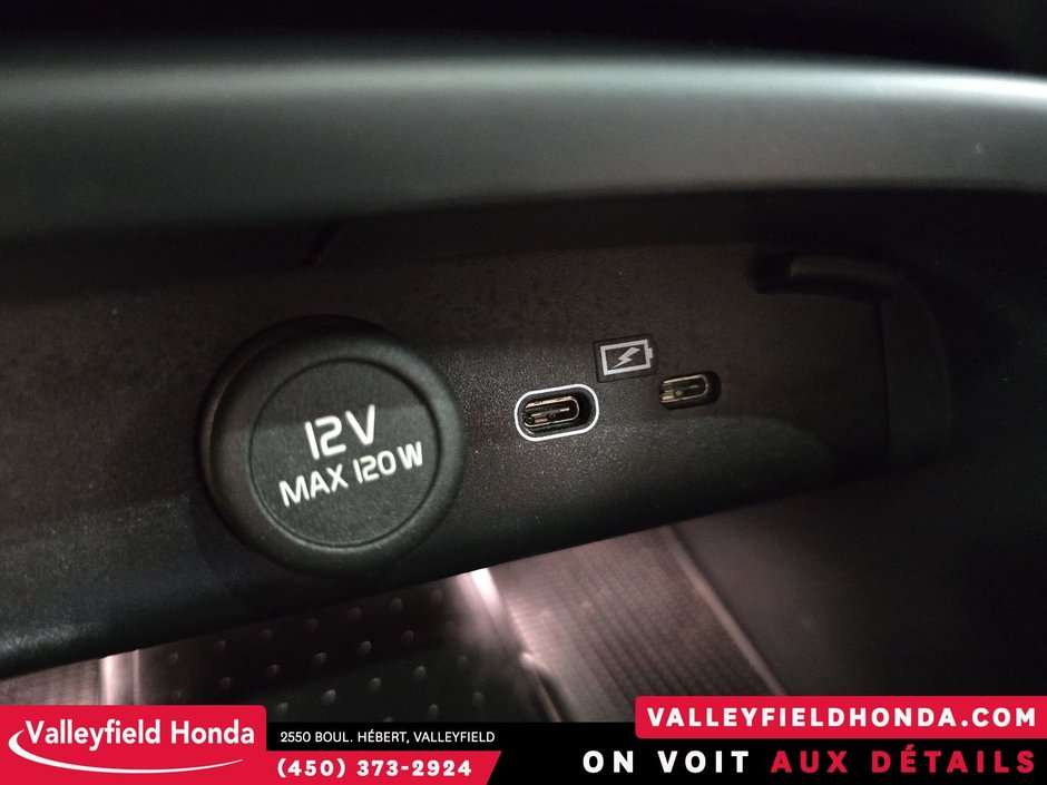 2023 Volvo XC40 Ultimate Dark Theme-34