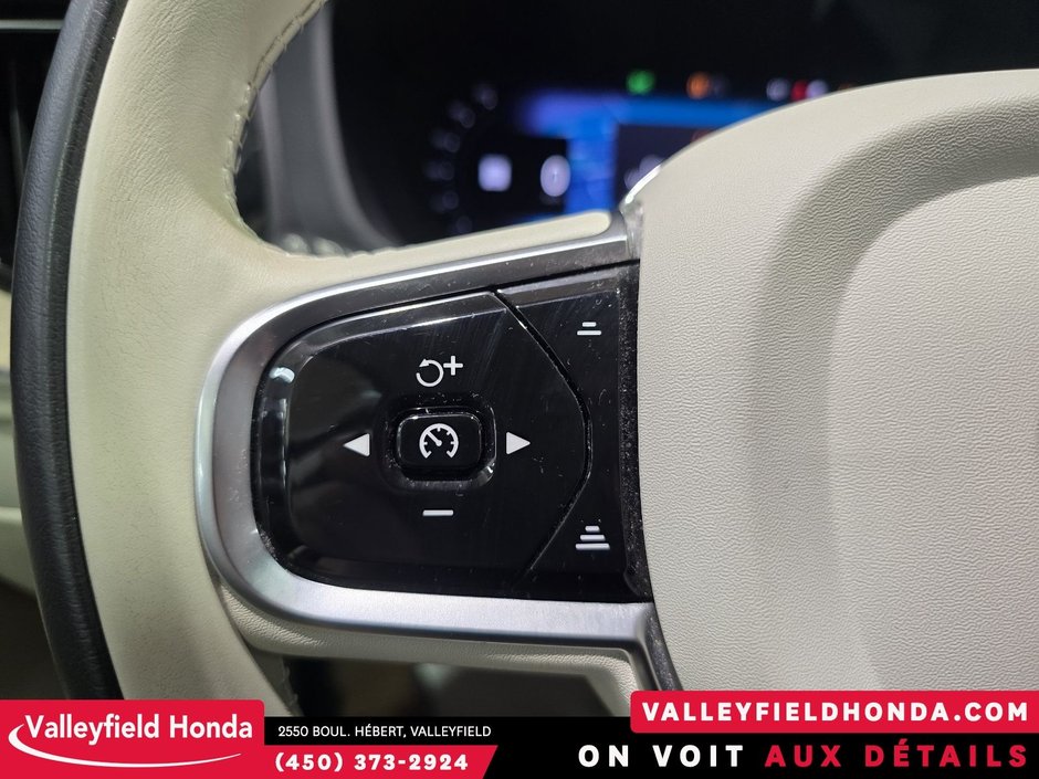 Volvo XC60 Recharge PHEV Plus Bright Theme 2023-18