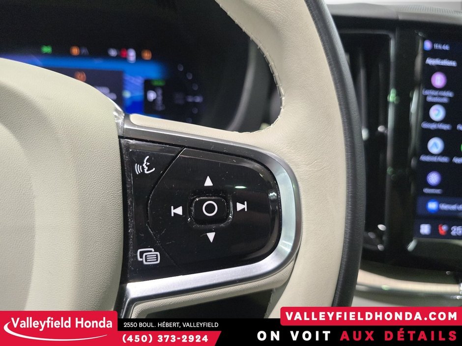 Volvo XC60 Recharge PHEV Plus Bright Theme 2023-20