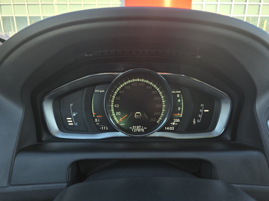 2017 Volvo XC60 T6 Drive-E R-Design-15