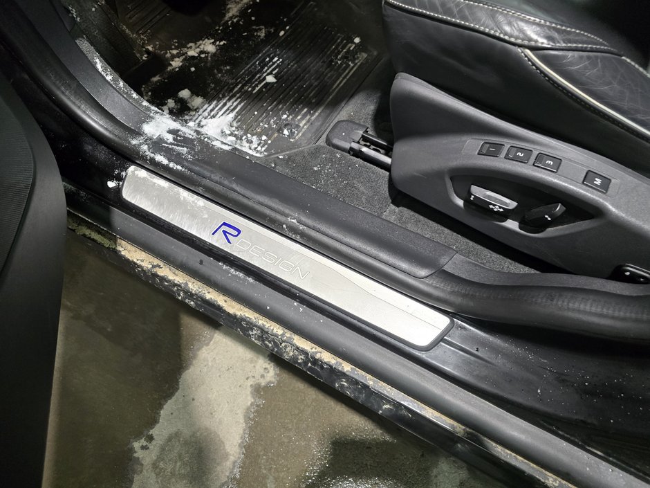 2017 Volvo XC60 T6 Drive-E R-Design-9