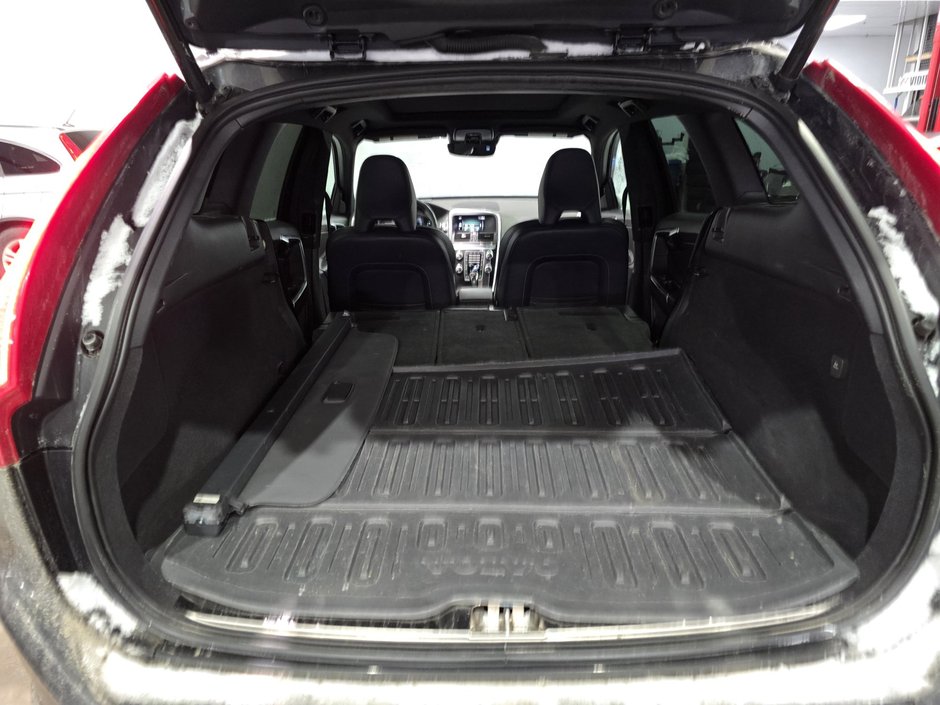 2017 Volvo XC60 T6 Drive-E R-Design-6