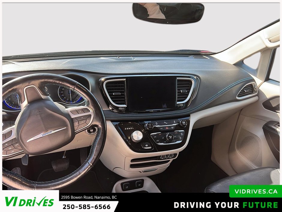 2021 Chrysler Pacifica Touring-L-8